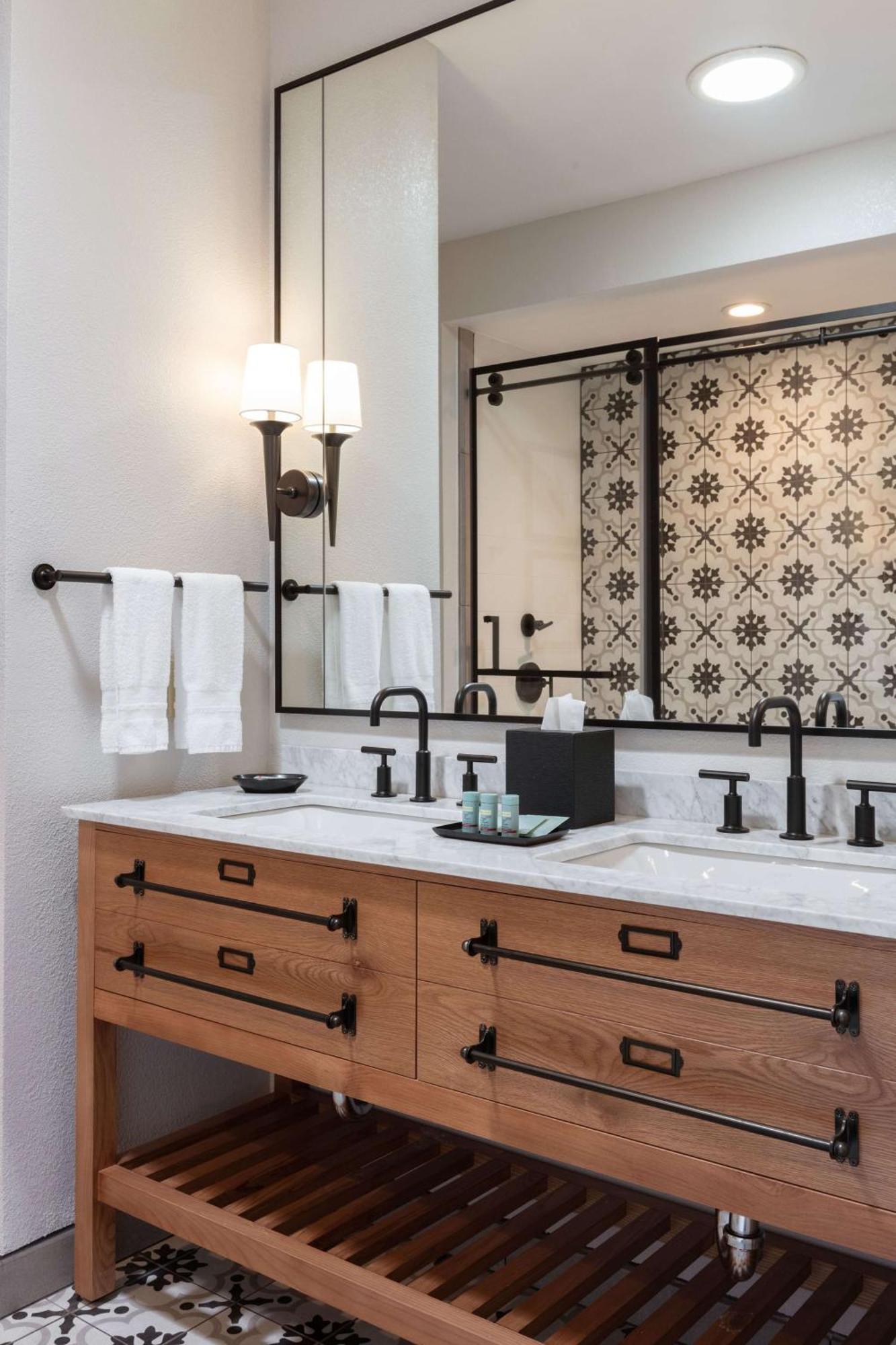 The At Healdsburg, Tapestry Collection By Hilton Hotel 4*